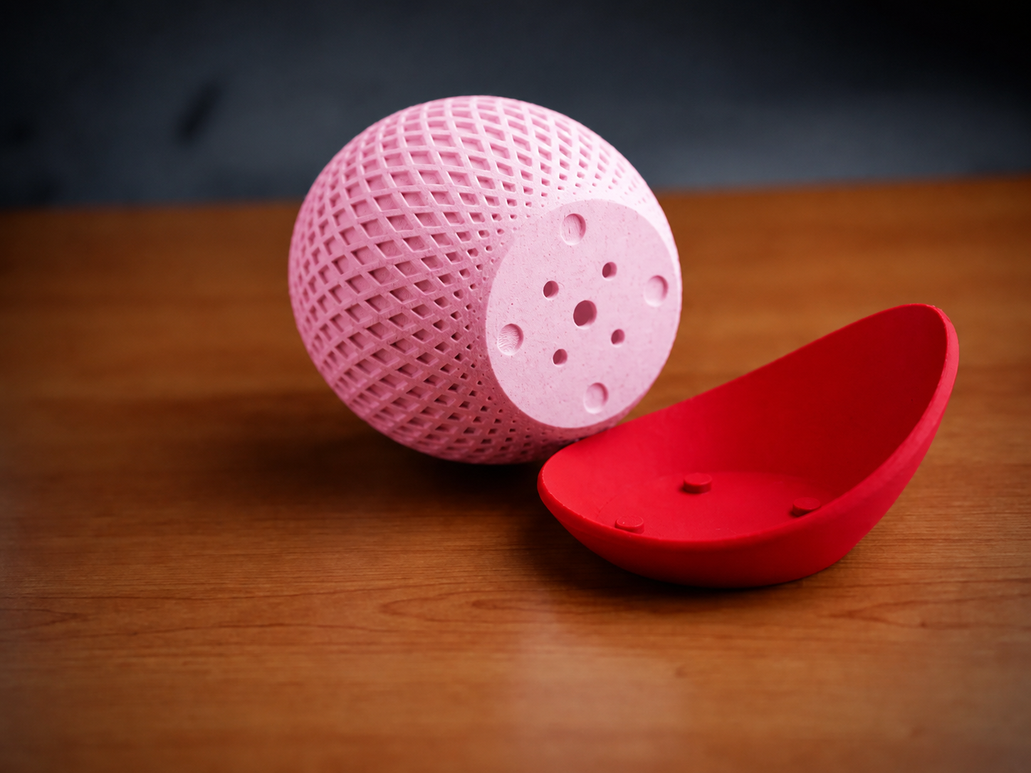 3D Baskı Küre Saksı - Kafes Dokulu İki Parçalı Dekoratif Saksı - Pembe-Kırmızı