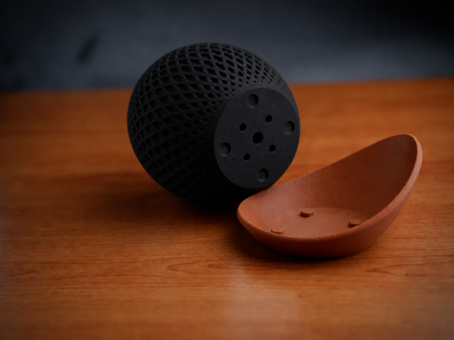 3D Baskı Küre Saksı - Kafes Dokulu İki Parçalı Dekoratif Saksı - Siyah-Kahverengi