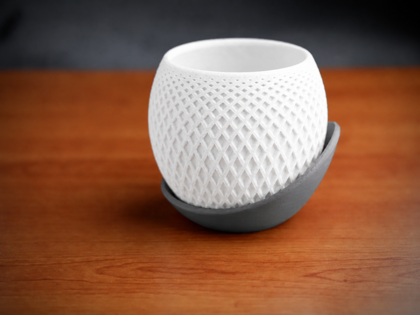 3D Baskı Küre Saksı - Kafes Dokulu İki Parçalı Dekoratif Saksı - Beyaz-Gri