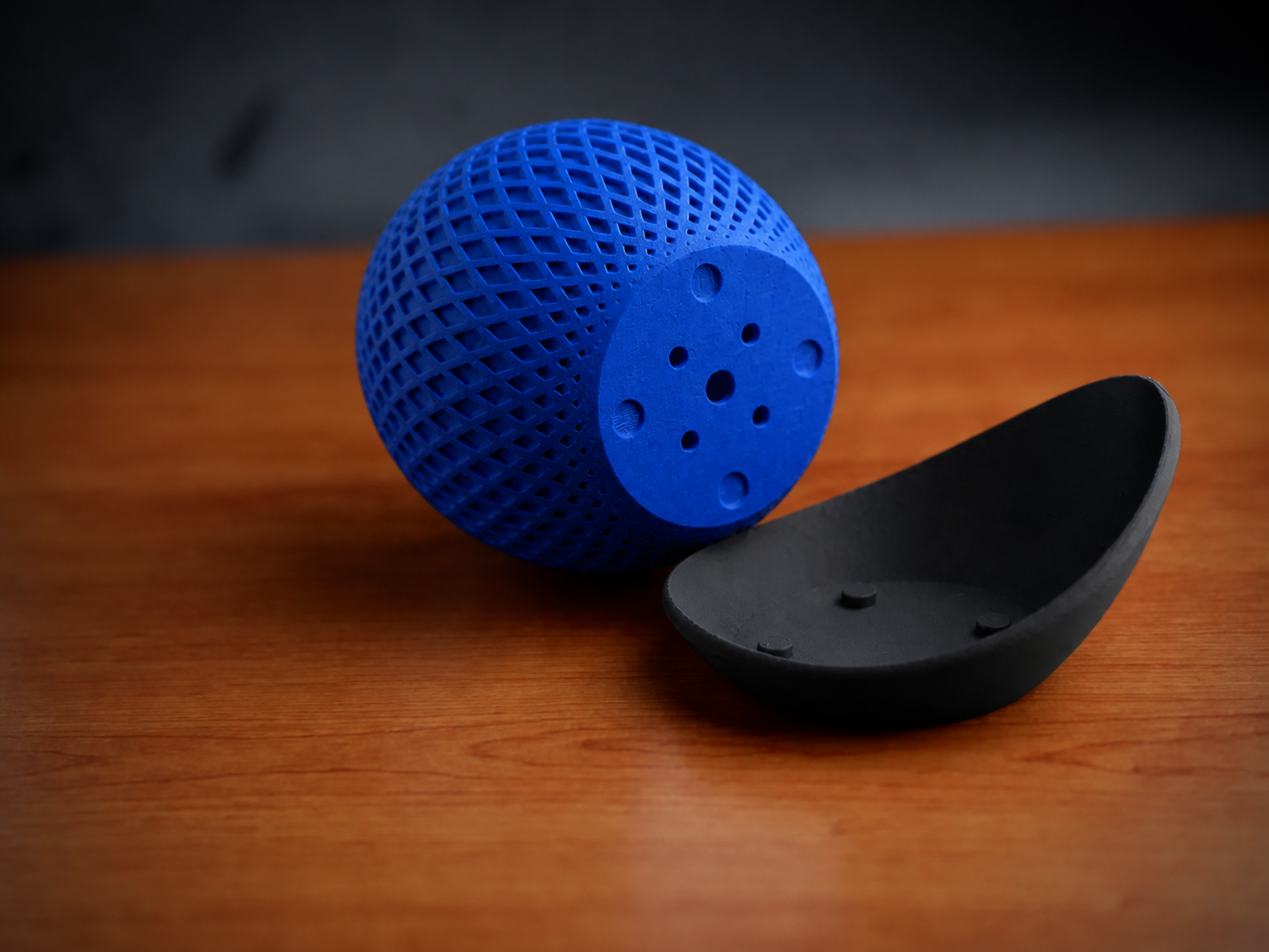 3D Baskı Küre Saksı - Kafes Dokulu İki Parçalı Dekoratif Saksı - Mavi-Siyah