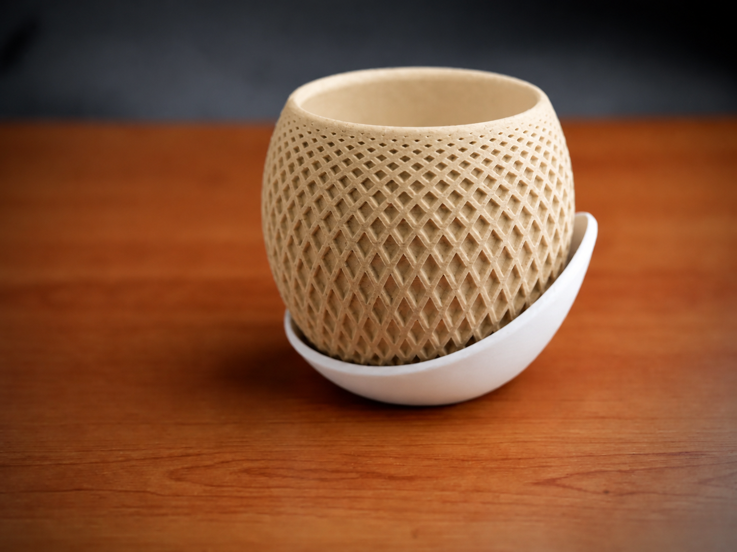 3D Baskı Küre Saksı - Kafes Dokulu İki Parçalı Dekoratif Saksı - Bej-Beyaz