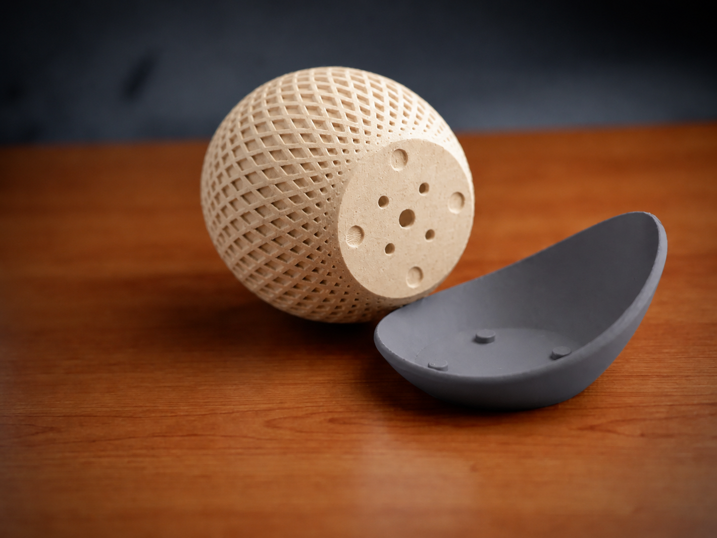 3D Baskı Küre Saksı - Kafes Dokulu İki Parçalı Dekoratif Saksı - Bej-Gri