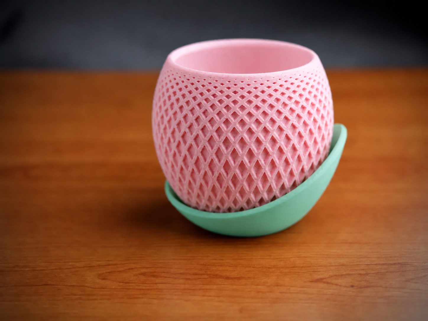 3D Baskı Küre Saksı - Kafes Dokulu İki Parçalı Dekoratif Saksı - Pembe-Mint