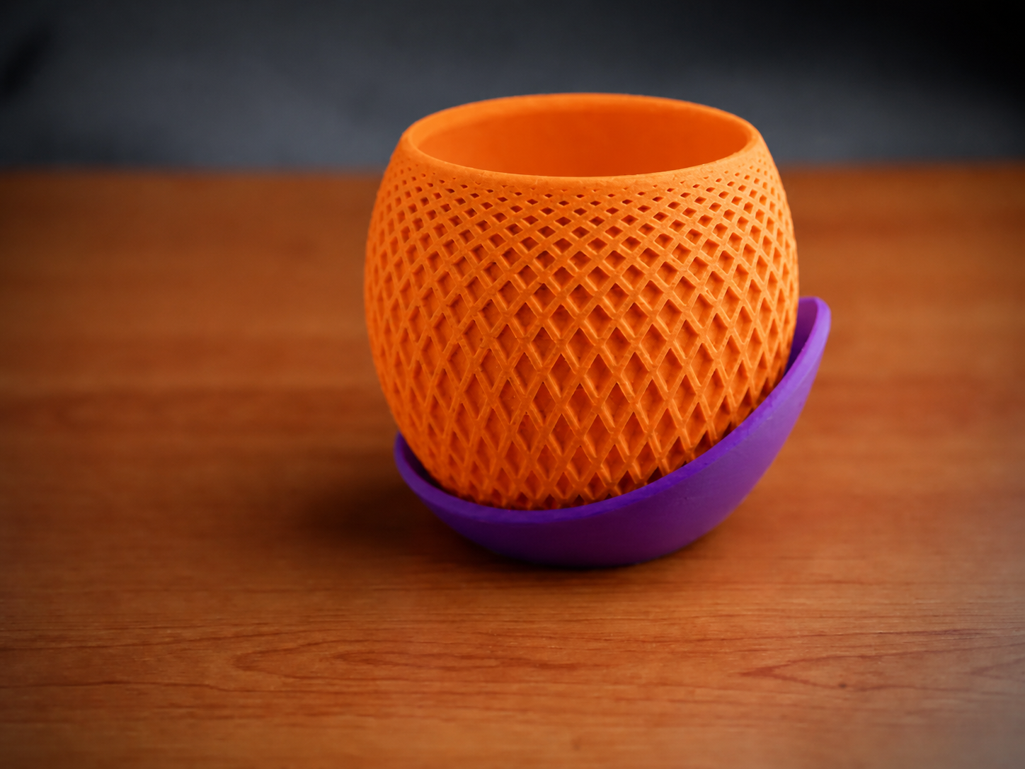 3D Baskı Küre Saksı - Kafes Dokulu İki Parçalı Dekoratif Saksı - Turuncu-Mor