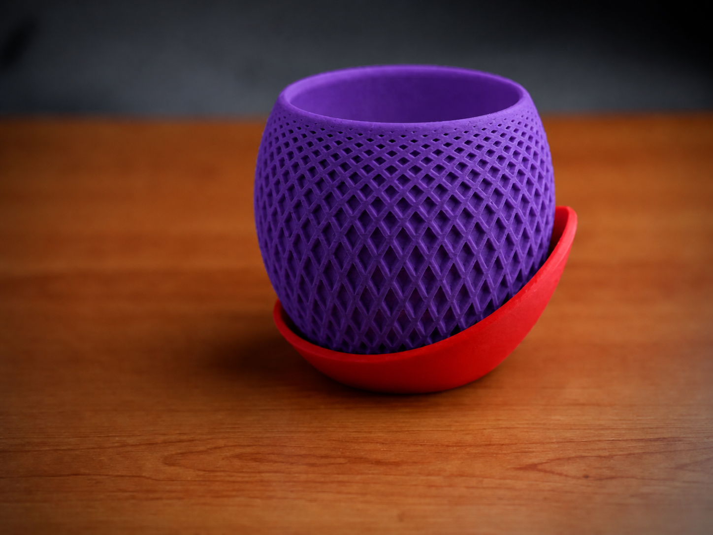 3D Baskı Küre Saksı - Kafes Dokulu İki Parçalı Dekoratif Saksı - Mor-Kırmızı