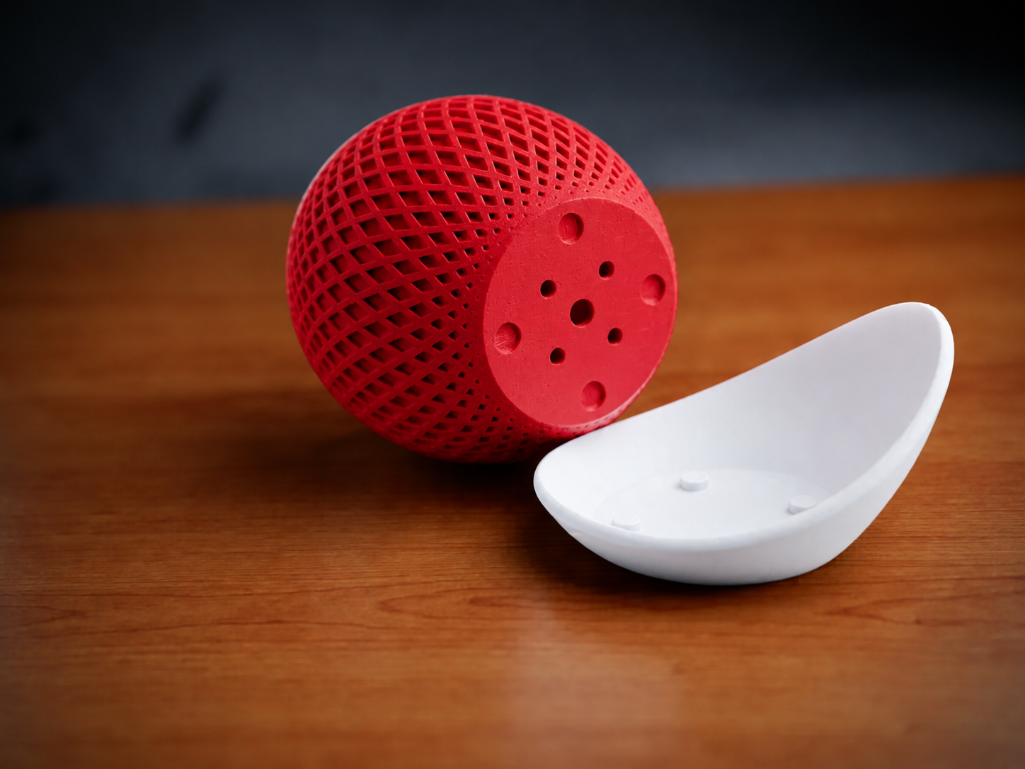 3D Baskı Küre Saksı - Kafes Dokulu İki Parçalı Dekoratif Saksı - Kırmızı-Beyaz