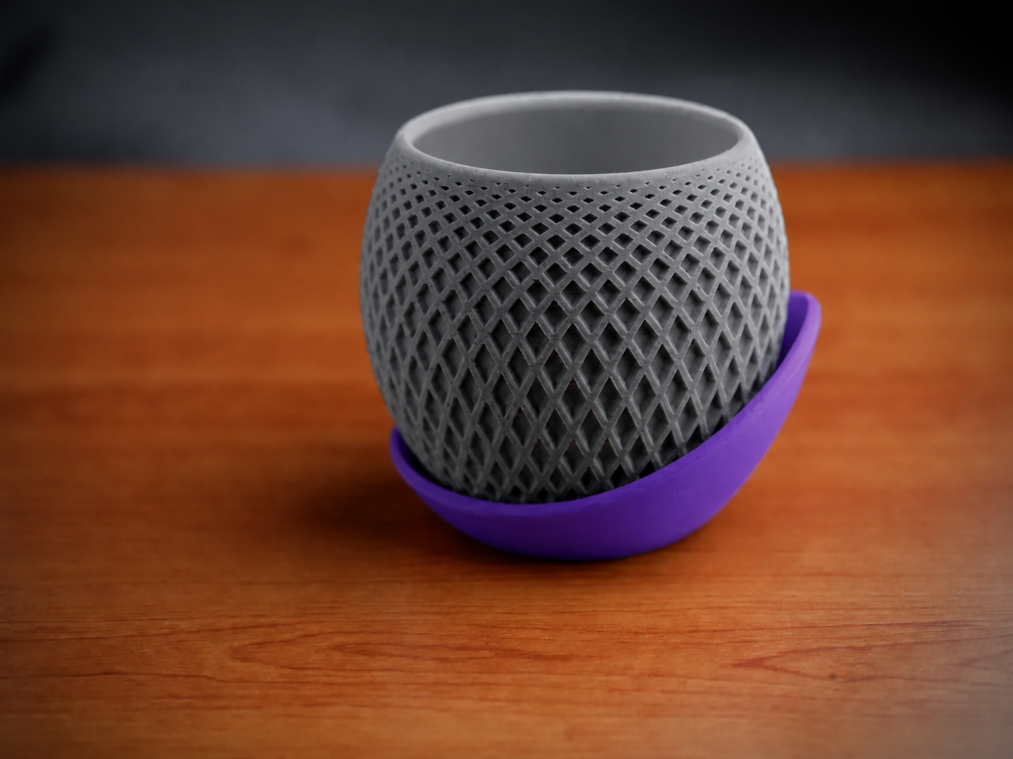 3D Baskı Küre Saksı - Kafes Dokulu İki Parçalı Dekoratif Saksı - Gri-Mor