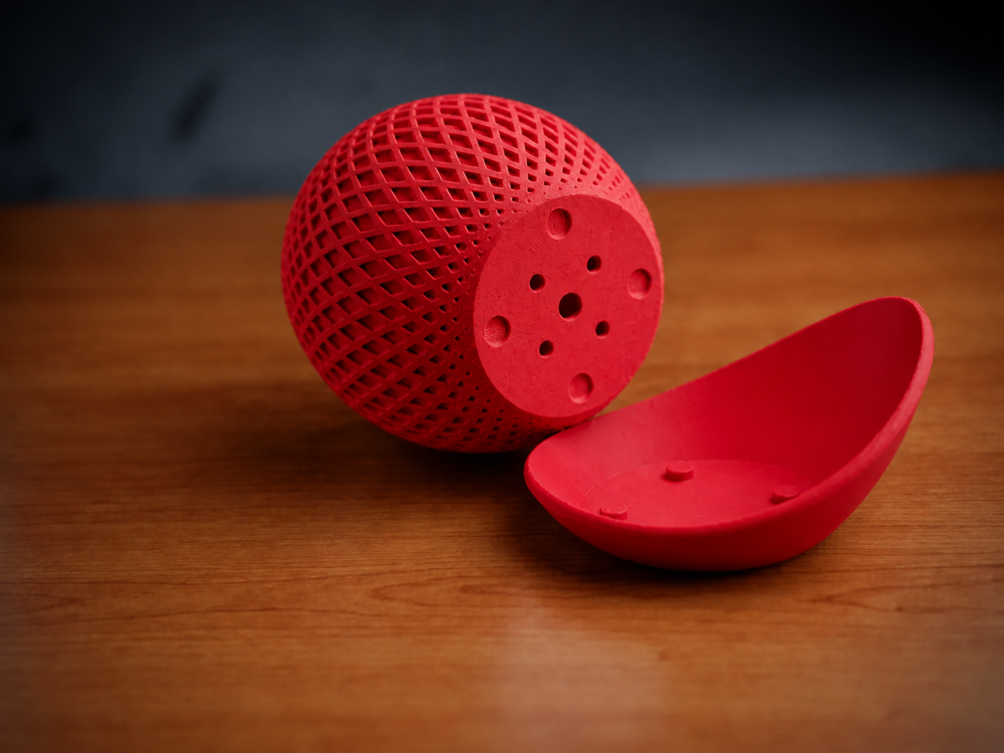 3D Baskı Küre Saksı - Kafes Dokulu İki Parçalı Dekoratif Saksı - Kırmızı-Kırmızı
