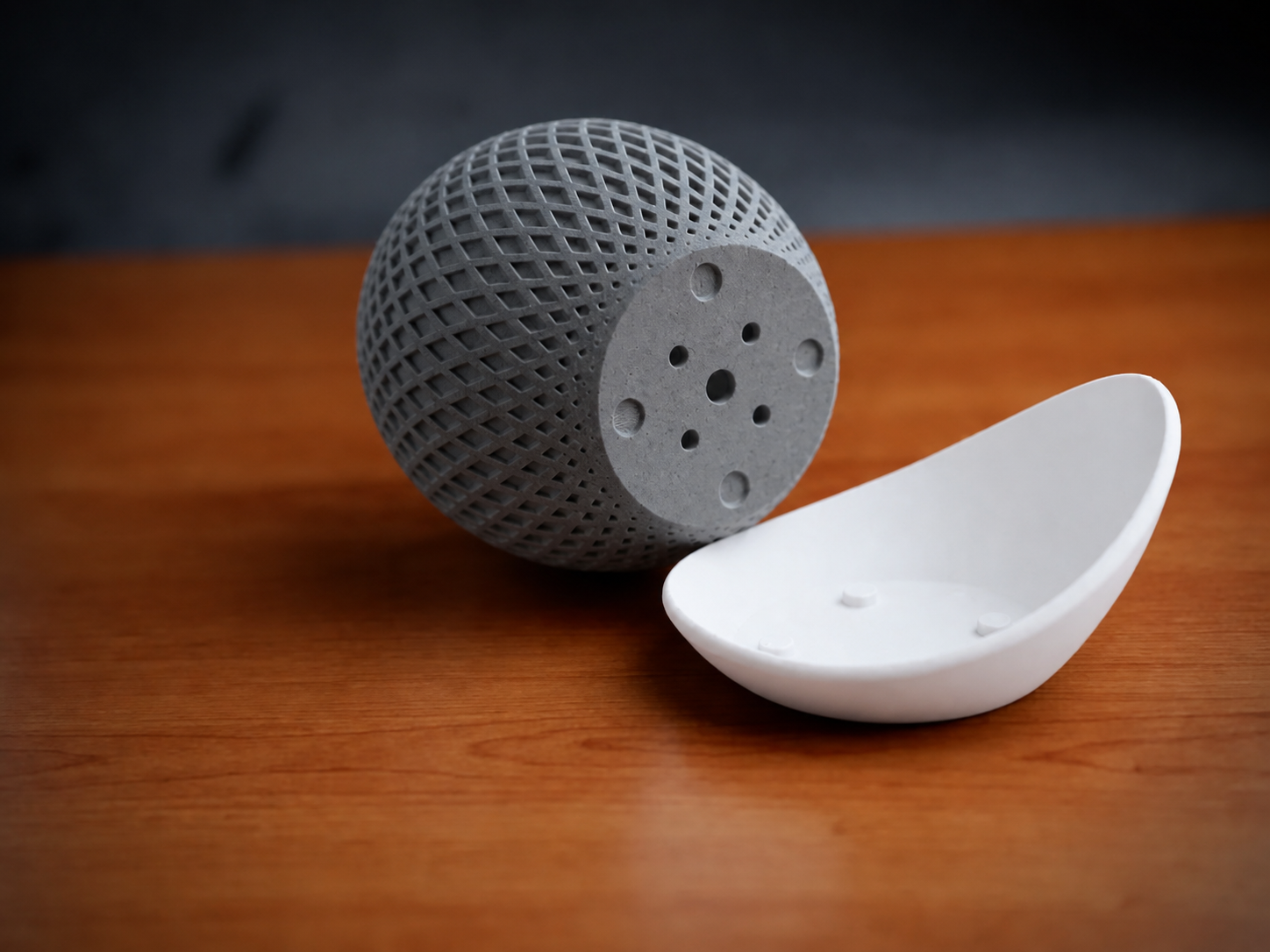 3D Baskı Küre Saksı - Kafes Dokulu İki Parçalı Dekoratif Saksı - Gri-Beyaz