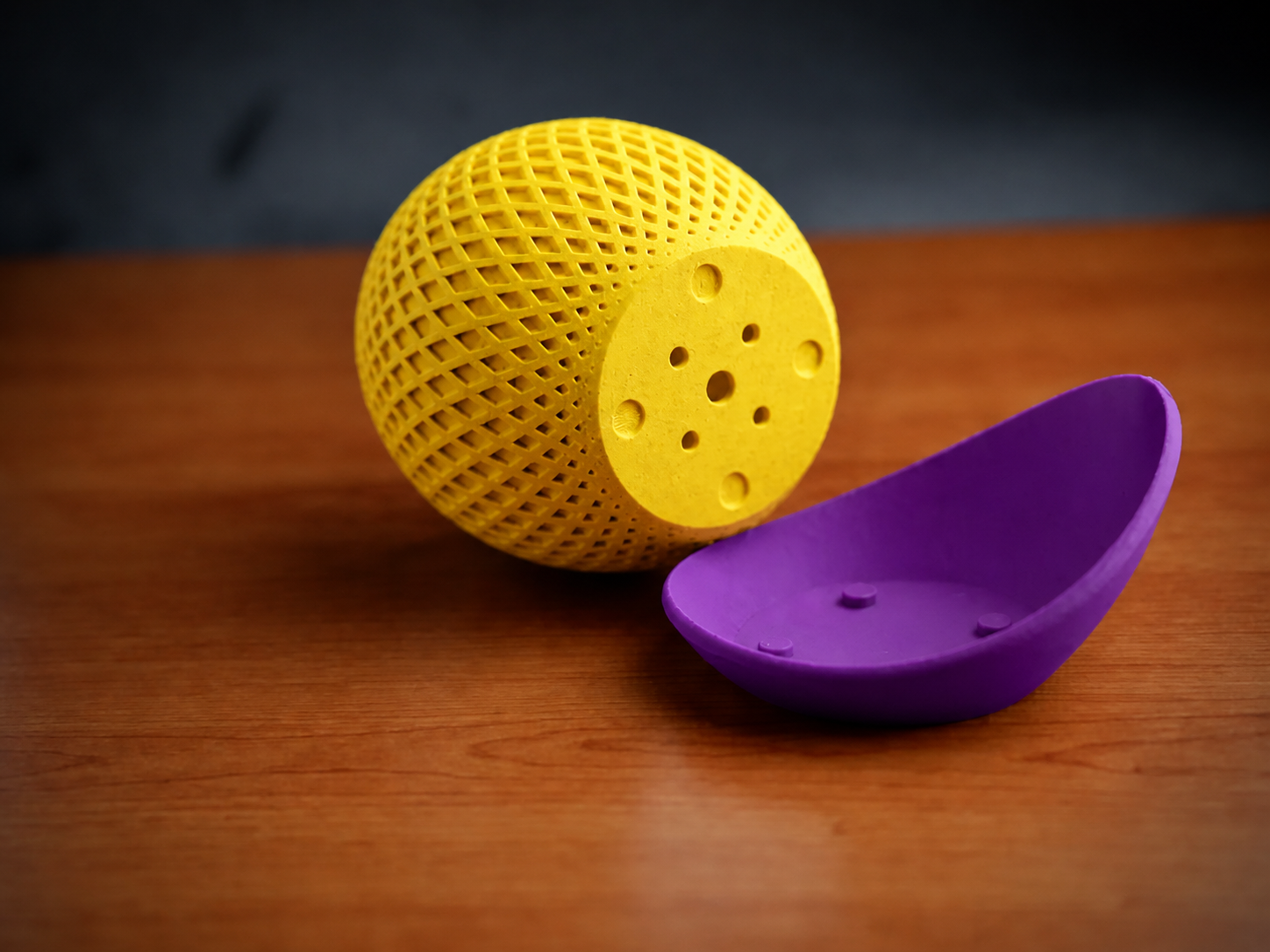 3D Baskı Küre Saksı - Kafes Dokulu İki Parçalı Dekoratif Saksı - Sarı-Mor
