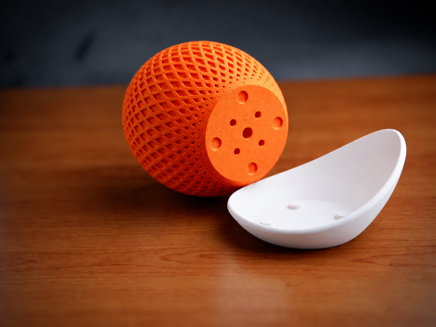 3D Baskı Küre Saksı - Kafes Dokulu İki Parçalı Dekoratif Saksı - Turuncu-Beyaz