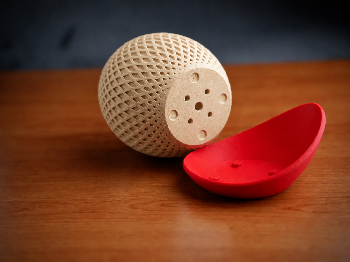 3D Baskı Küre Saksı - Kafes Dokulu İki Parçalı Dekoratif Saksı - Bej-Kırmızı