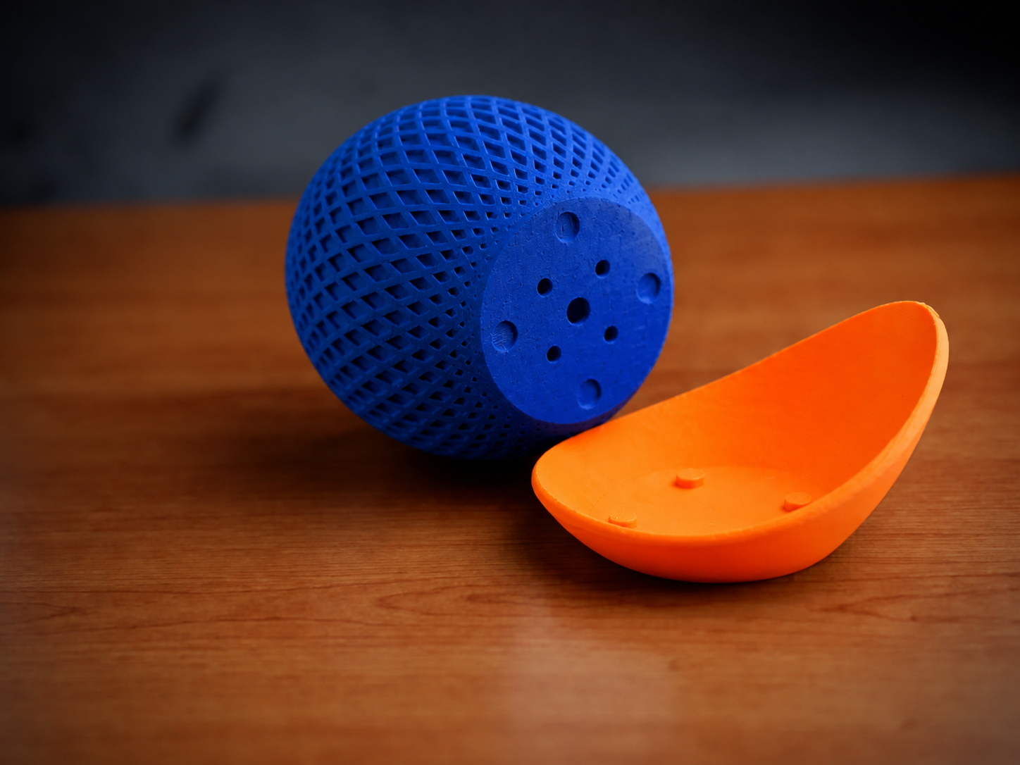 3D Baskı Küre Saksı - Kafes Dokulu İki Parçalı Dekoratif Saksı - Mavi-Turuncu