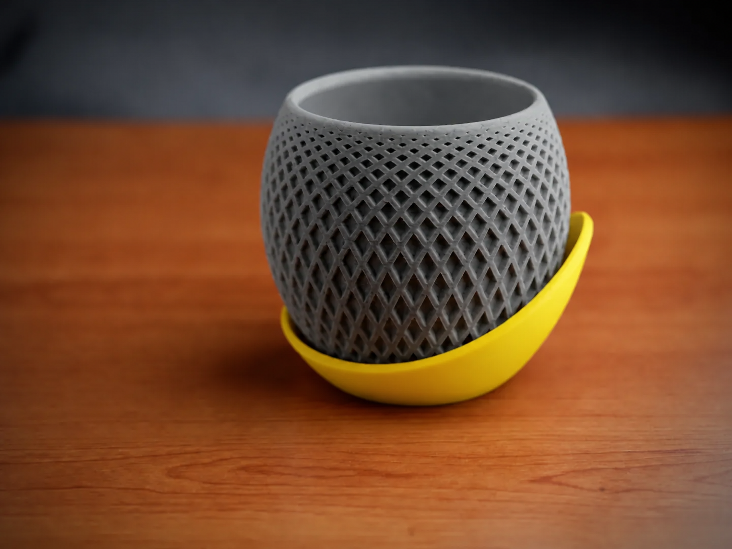 3D Baskı Küre Saksı - Kafes Dokulu İki Parçalı Dekoratif Saksı - Gri-Sarı