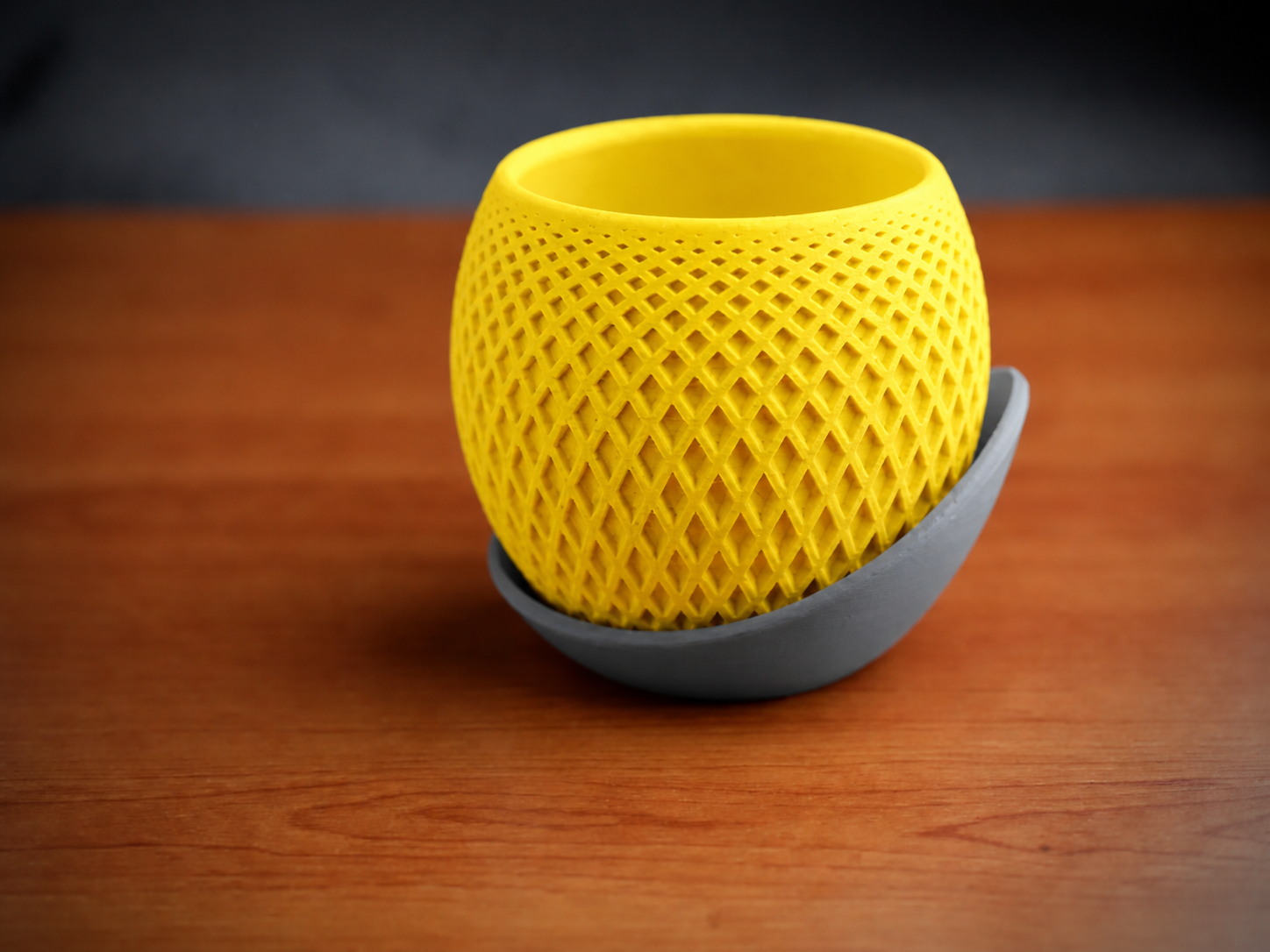 3D Baskı Küre Saksı - Kafes Dokulu İki Parçalı Dekoratif Saksı - Sarı-Gri