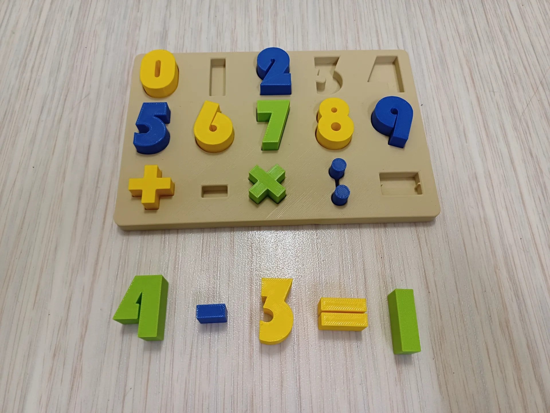 3D Baskı Sayılar ve Matematik Sembolleri Öğretim Tahtası - Rakam Eşleştirme Puzzle, Temel İşlem Sembolleri (0-9)