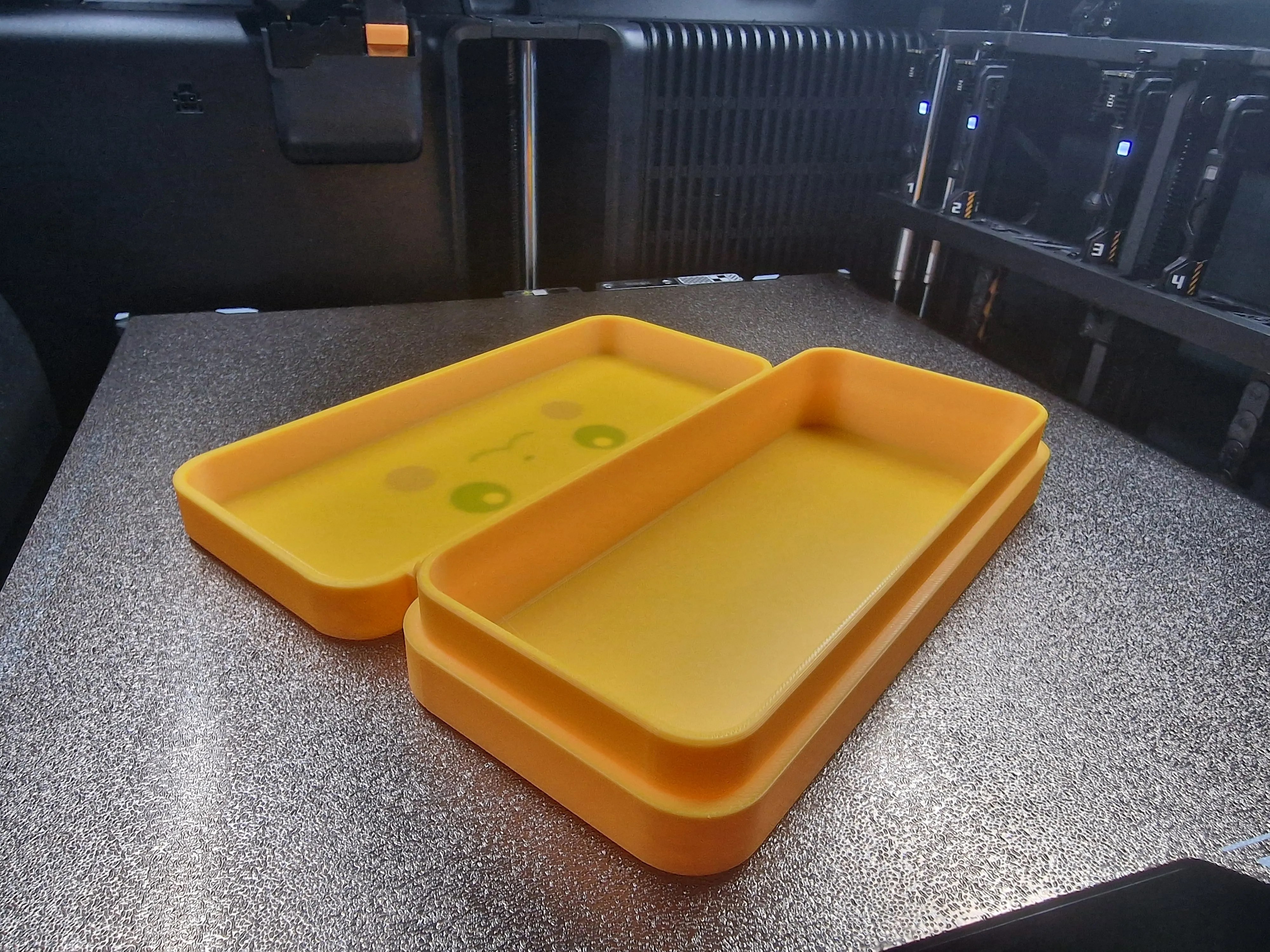 3D Baskı Sevimli Elektrik Fare Figürlü Kapaklı Kalem Kutusu - Sarı Organizer