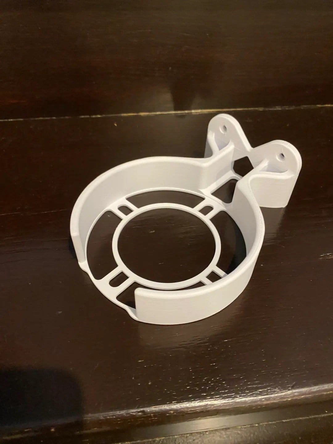 3D Baskı Silindirik Mesh Router Duvar Standı Beyaz Havalandırma Delikli Modem Duvar Askısı 110 mm Çaplı