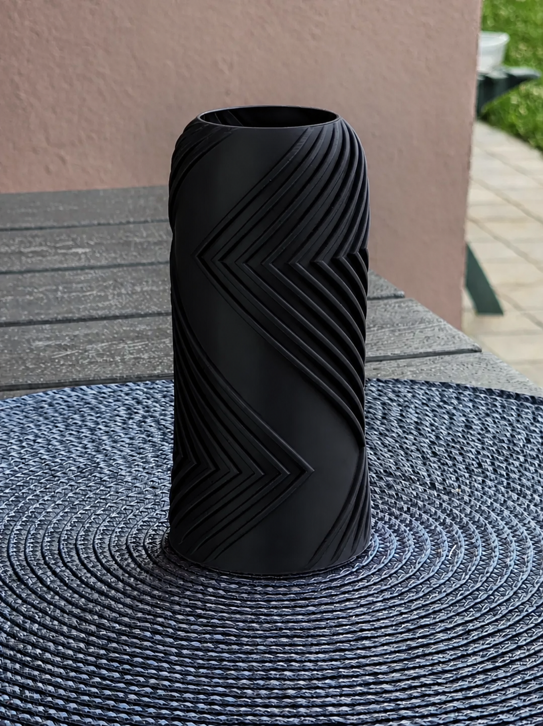 3D Baskı Vector Vazo - Geometrik Çizgili Dekoratif Vazo-Siyah