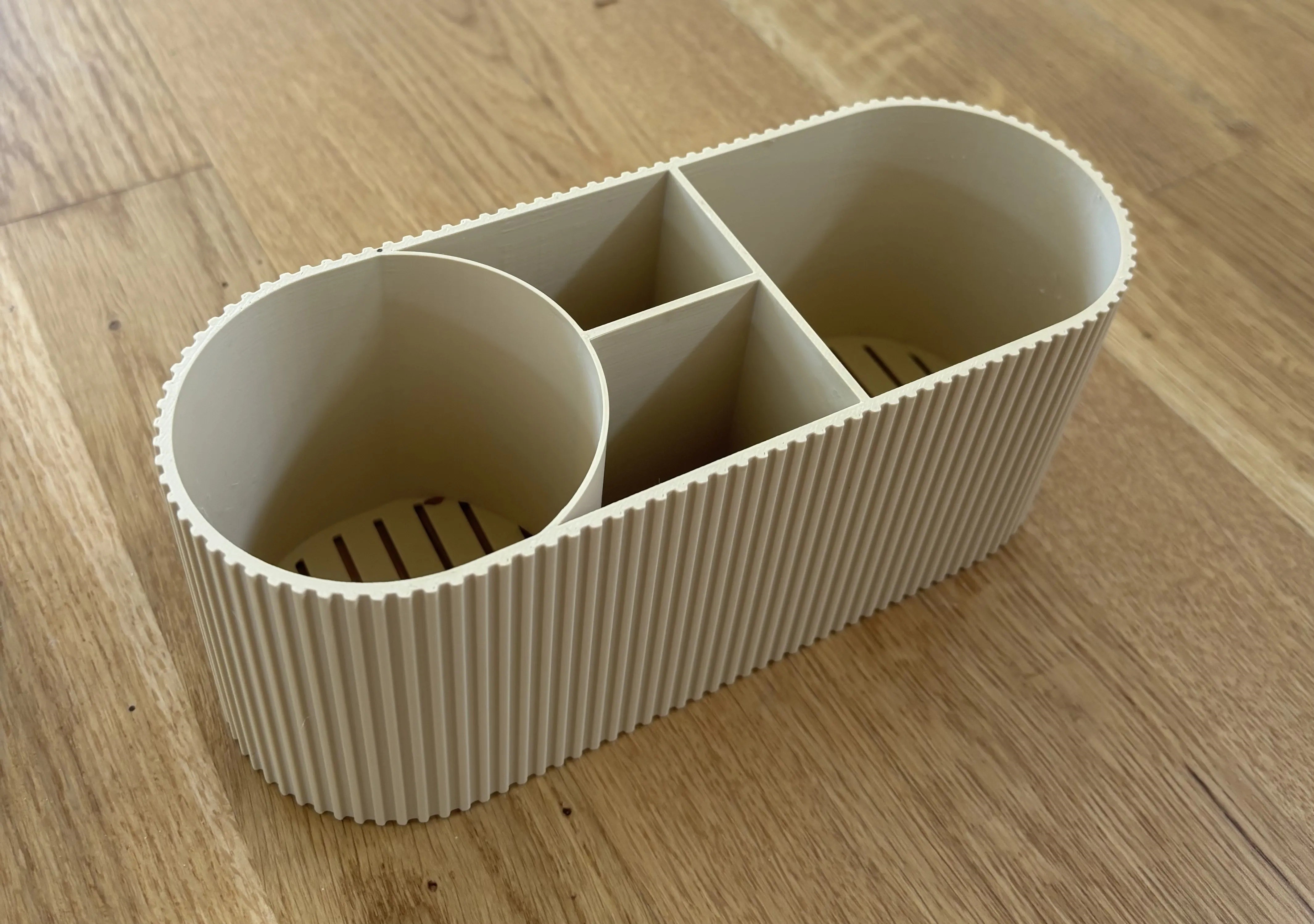 3D Baskı Yivli Oval Masaüstü Düzenleyici Bölmeli Bulaşık Fırçası Sünger Standı Süzdürmeli Lavabo Bej