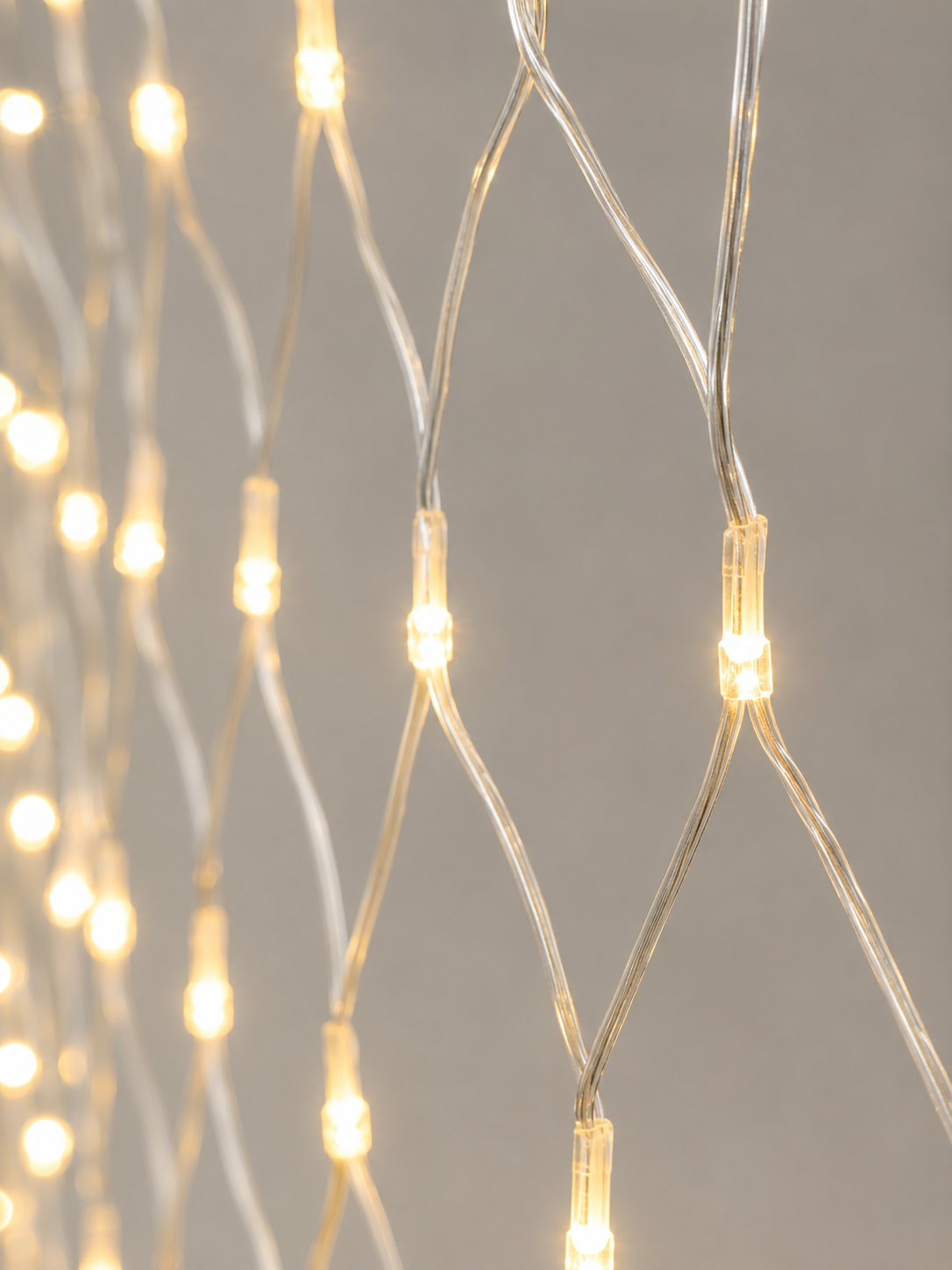 3x3 Metre Ağ LED ile Bahçenize Sıcak ve Şık Aydınlatma
