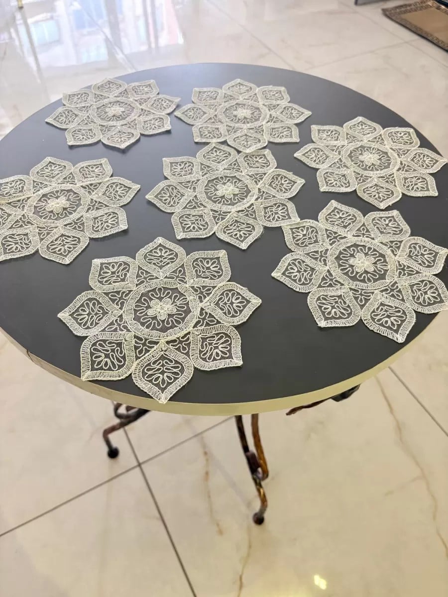 6 lı Dantel Kahve Sunumluğu 15x15 cm Asorti Desenli Bardak Altlığı Türk Kahvesi Fincan Sunum Seti