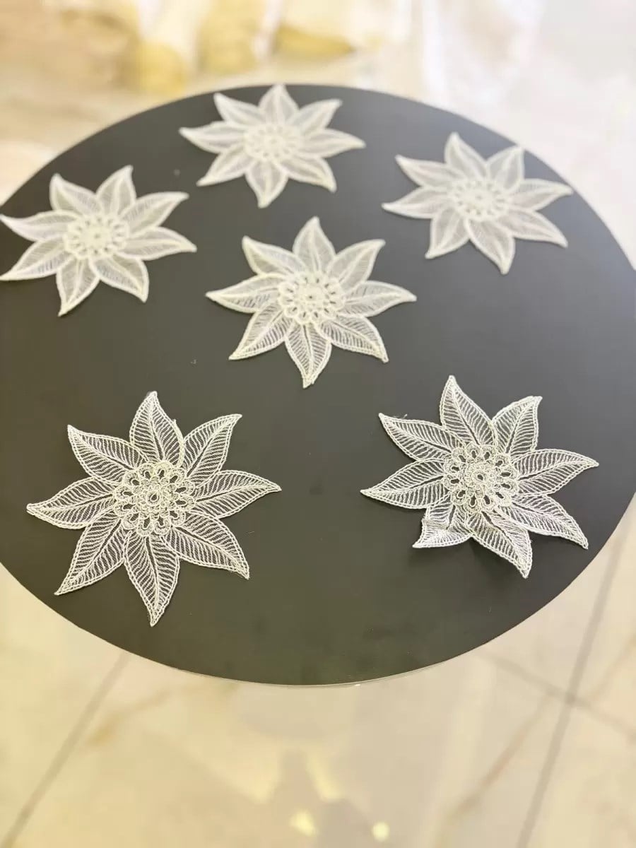 6 lı Dantel Kahve Sunumluğu 15x15 cm Asorti Desenli Şık Bardak Altlığı