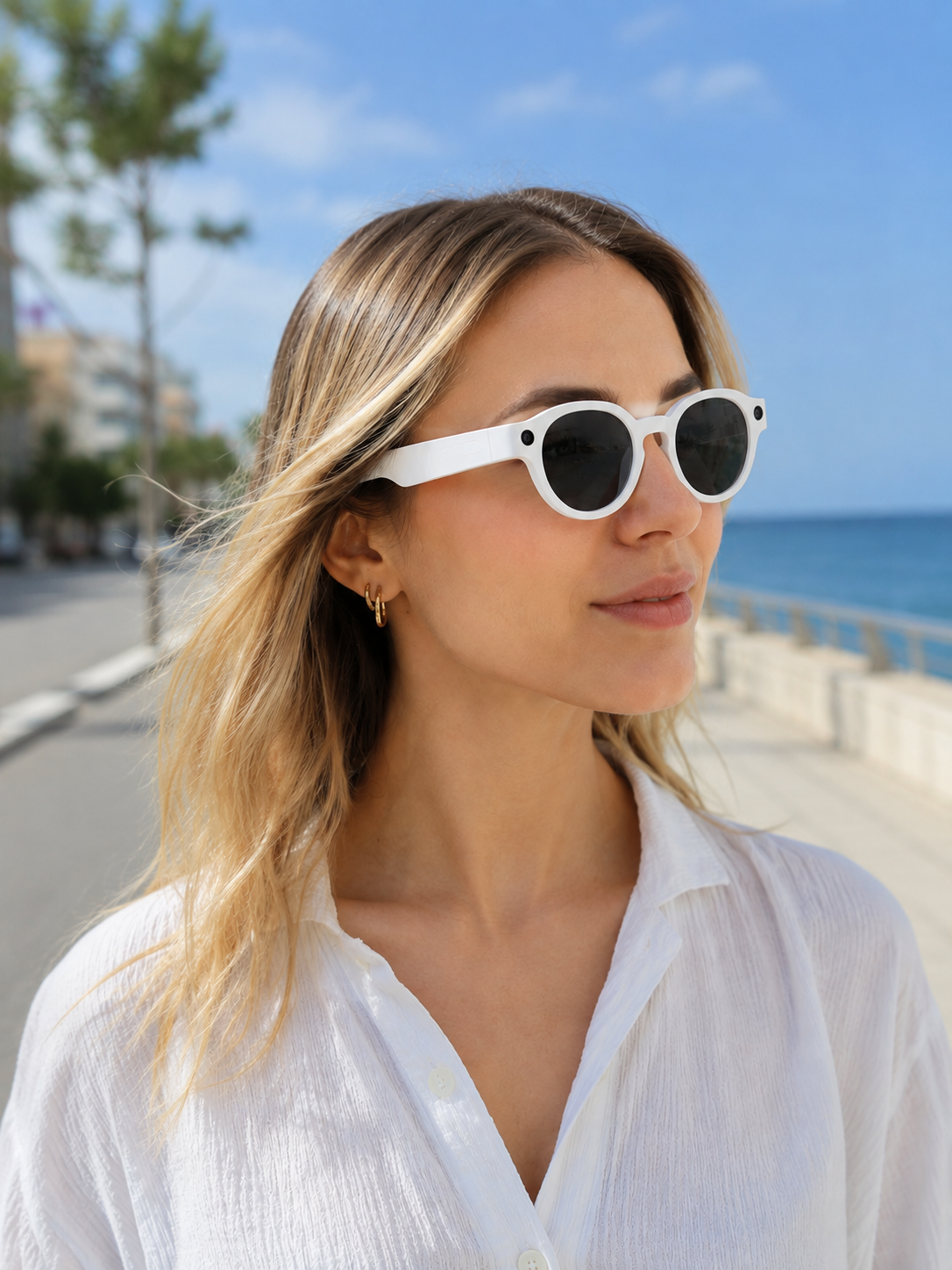Beyaz 3 Lensli Akıllı Kamera Gözlüğü Yapay Zeka Sesli Asistan Görüntü Tanıma Bluetooth Görüşme ve Müzik Özellikli