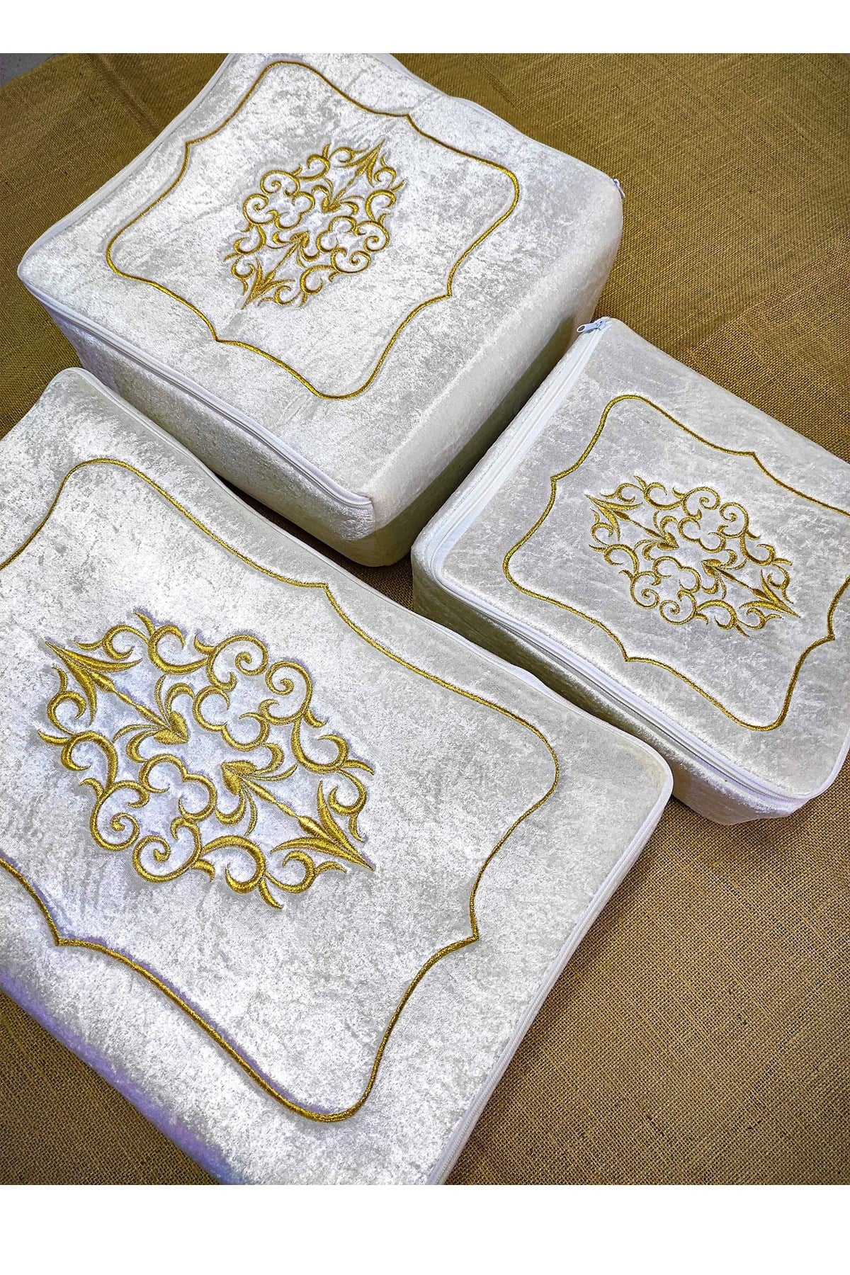 Çeyizlik Gold İşlemeli Kadife Nişan Hurcu 3lü Nişan Gelin Hurcu, Bohça Gelin Hurç Seti - Krem