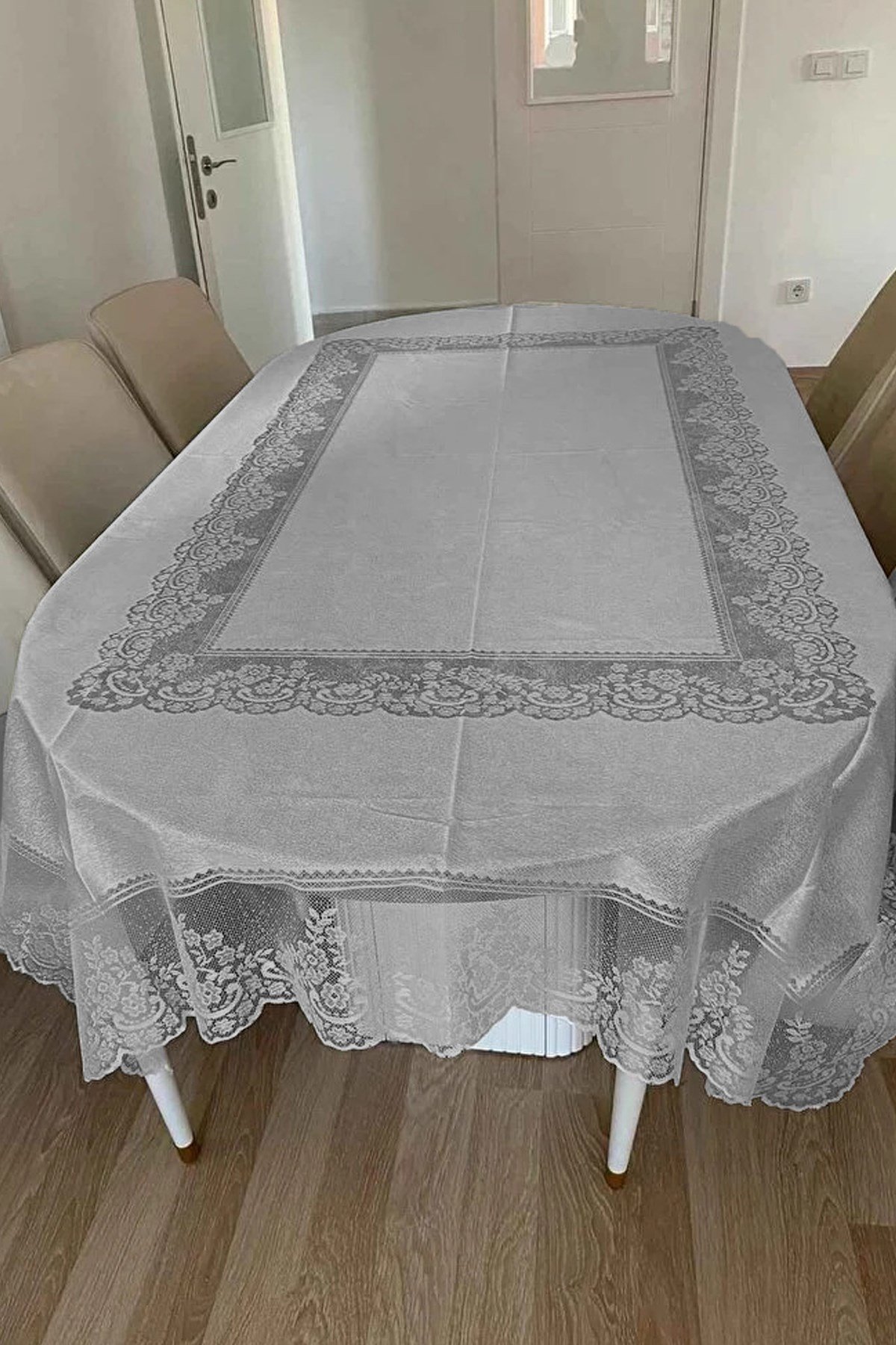 Desenli Dertsiz Leke Tutmaz Dantelli Masa Örtüsü, Çini Desen Masa Örtüsü - Gri