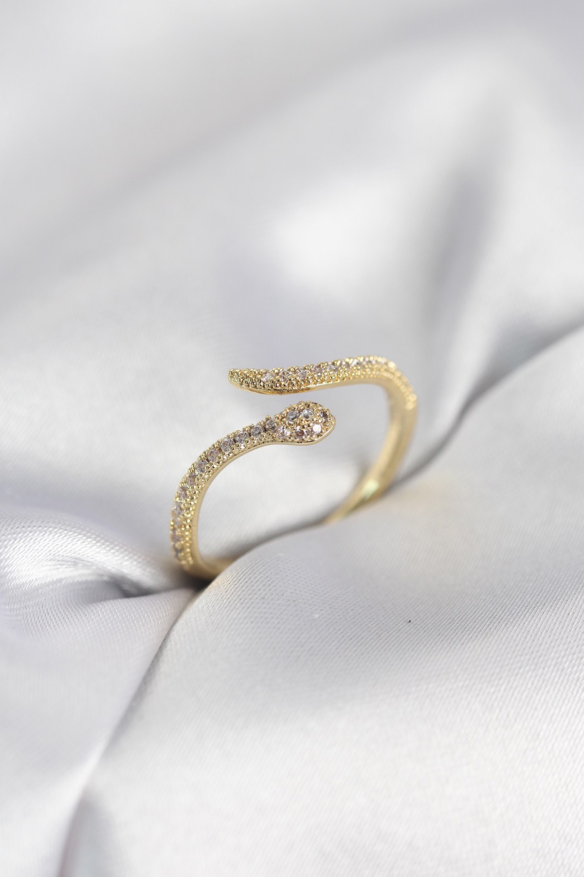 Gold Renk Yılan Model Zirkon Taşlı Kadın Yüzük
