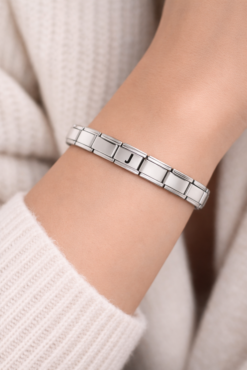 J Harfli Çelik Bileklik – Kişiye Özel Baş Harf Bileklik – Paslanmaz Çelik Zarif Bileklik