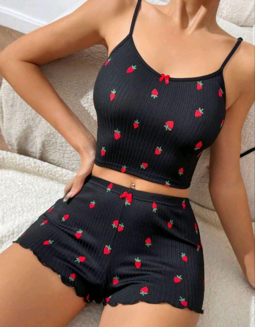 Kadın Siyah Çilek Desenli Seksi Gecelik Takım 5020