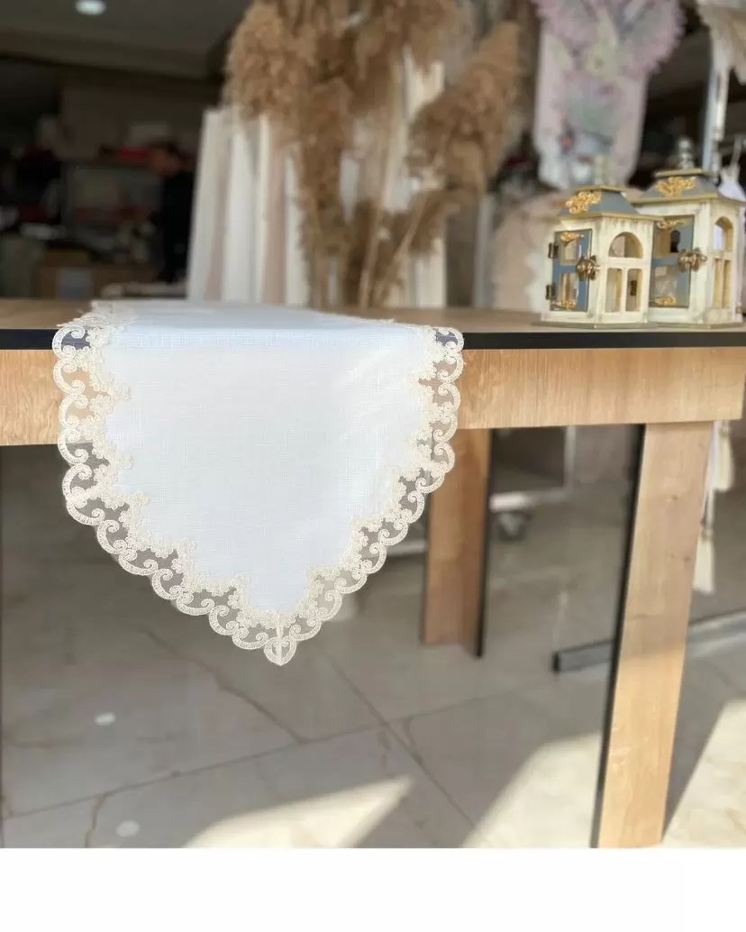 Lale Krem 40x145 cm Fransız Dantel Detaylı Sehpa Örtüsü Şık Tasarım