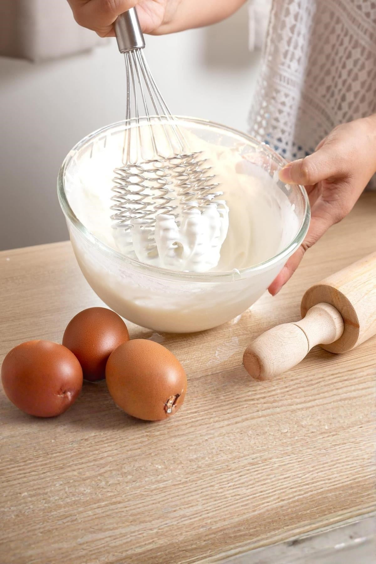 Lüks Örgülü Paslanmaz Çelik Çırpıcı & Profesyonel Hamur Ve Sos Karıştırıcı (32 cm)