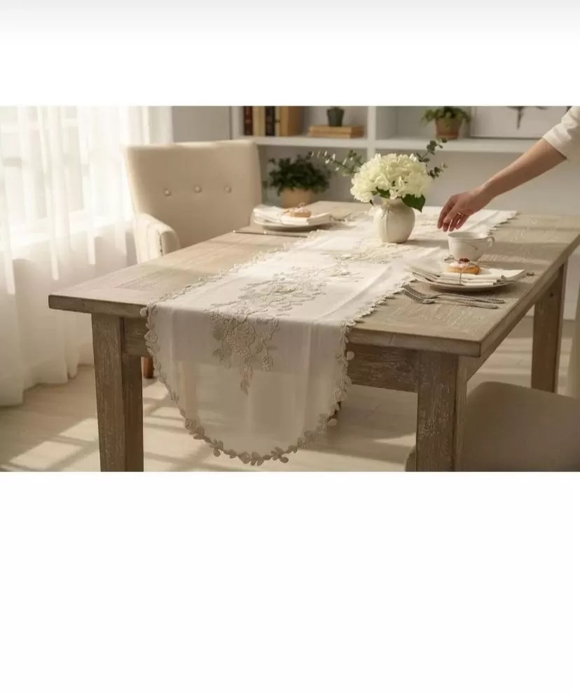 Masa Üzerine Runner, Masa Runneri Altın Simli İşlemeli Detaylı Simella 50 x 140 cm