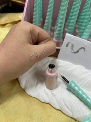 Pretty Eyeliner