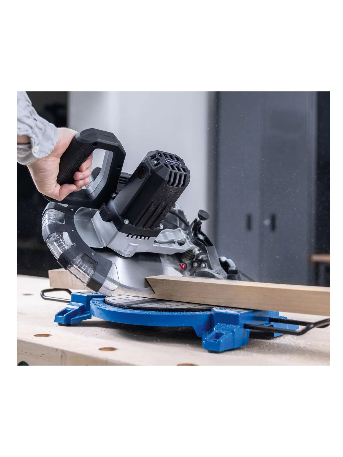 SCHEPPACH HM210L Gönye Testere 1500W 210mm