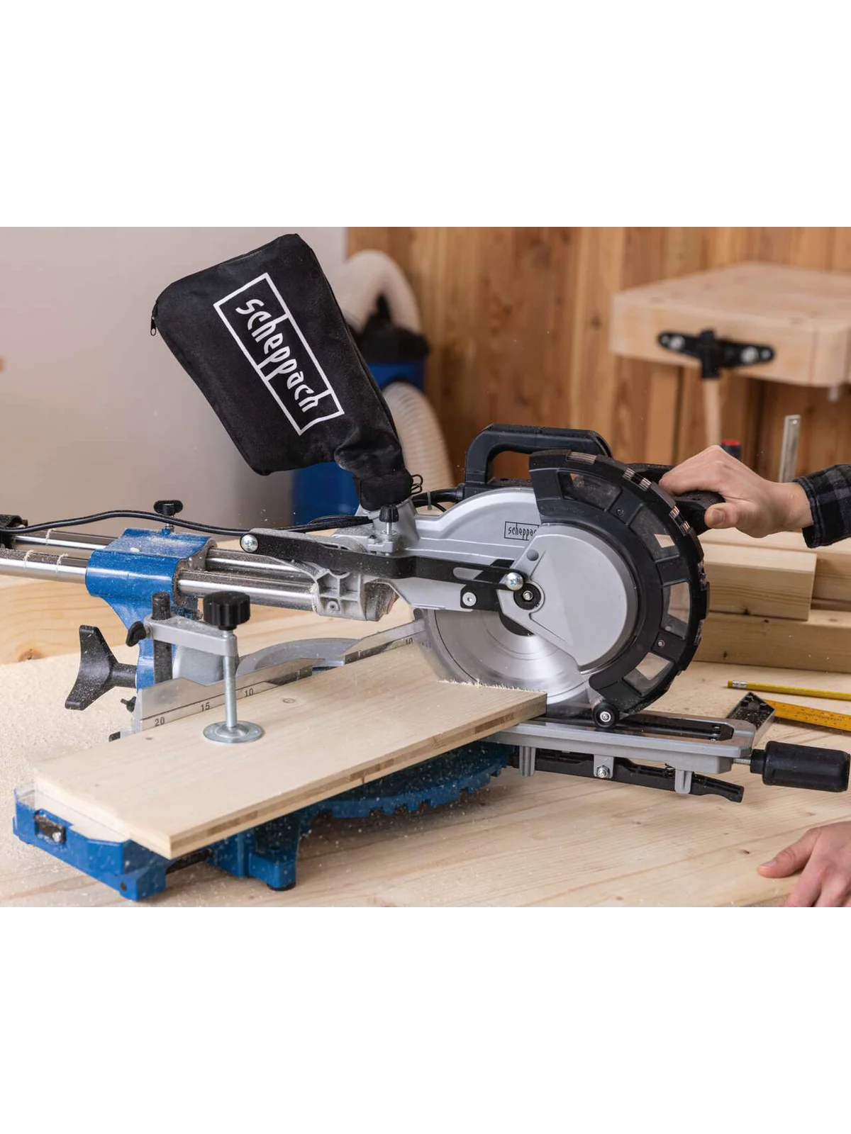 SCHEPPACH HM216 Gönye Testere 2000W 216mm