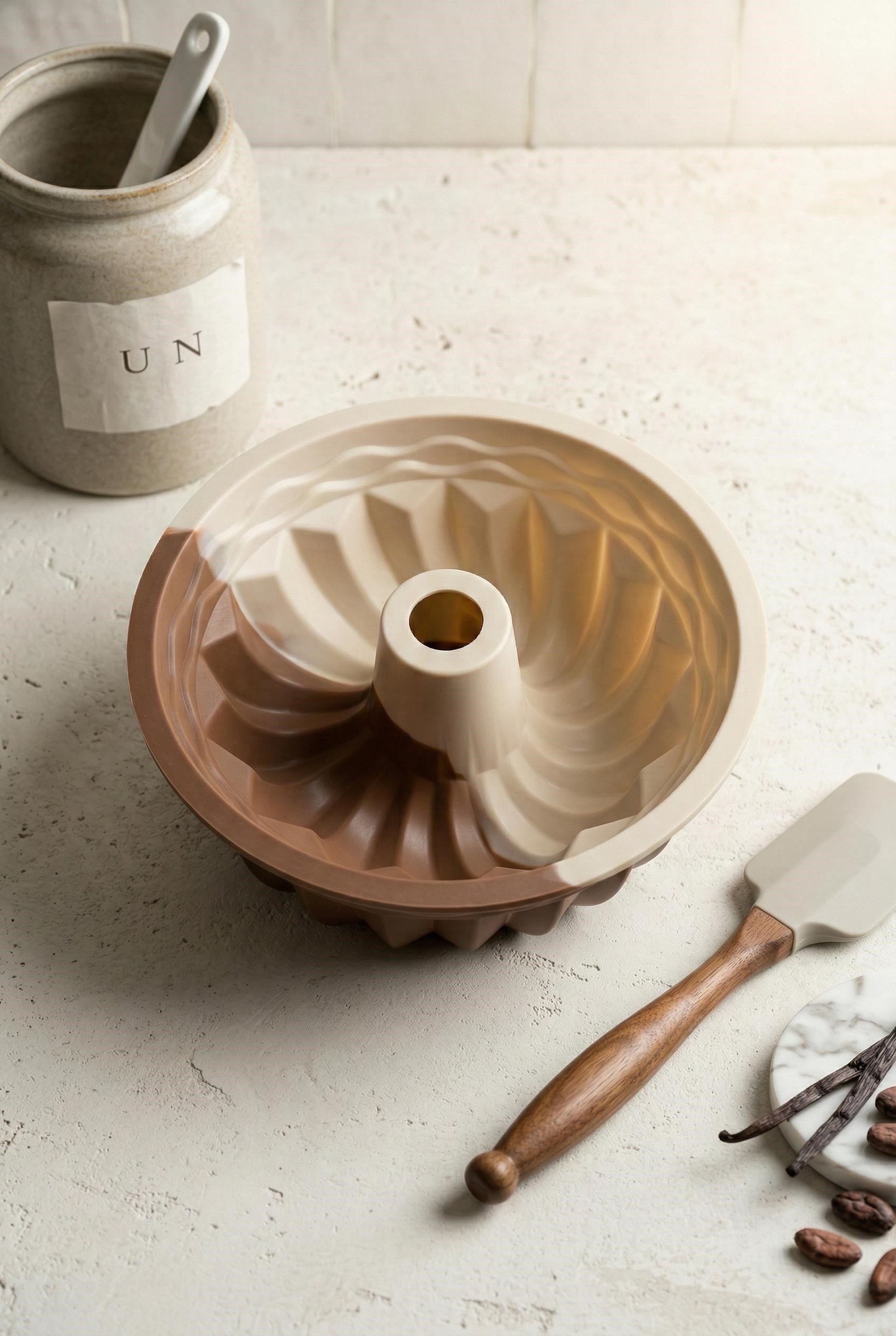 Silikon Dilimli Kek Kalıbı & Yapışmaz Isıya Dayanıklı Kek Pişirme Gereci (16 cm)
