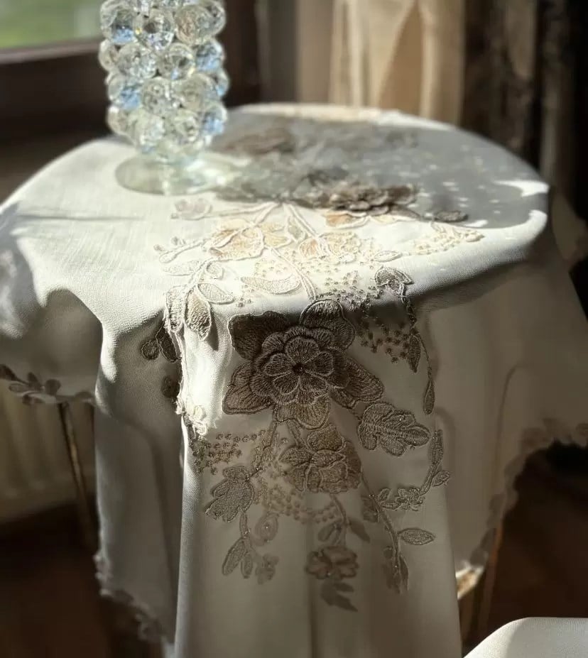 Simella Model Krem-Kapi 5 Parça Nakış İşlemeli Masa Örtüsü Runner Seti Salon Takımı