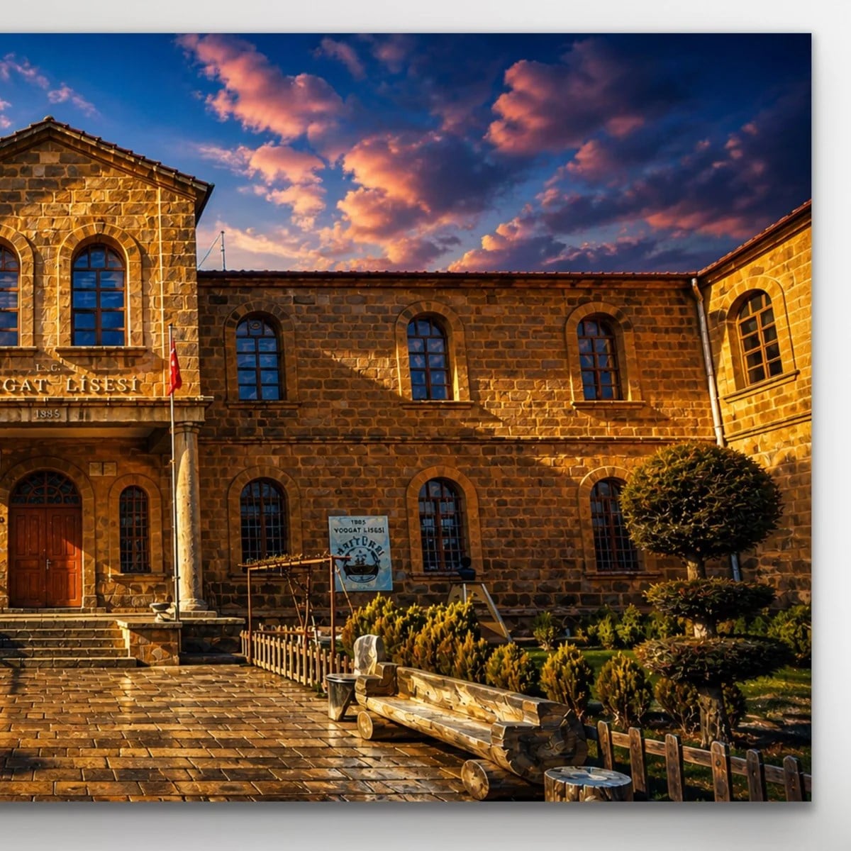 Tarihi Yozgat Lisesi Kanvas Tablo 40X80 CM
