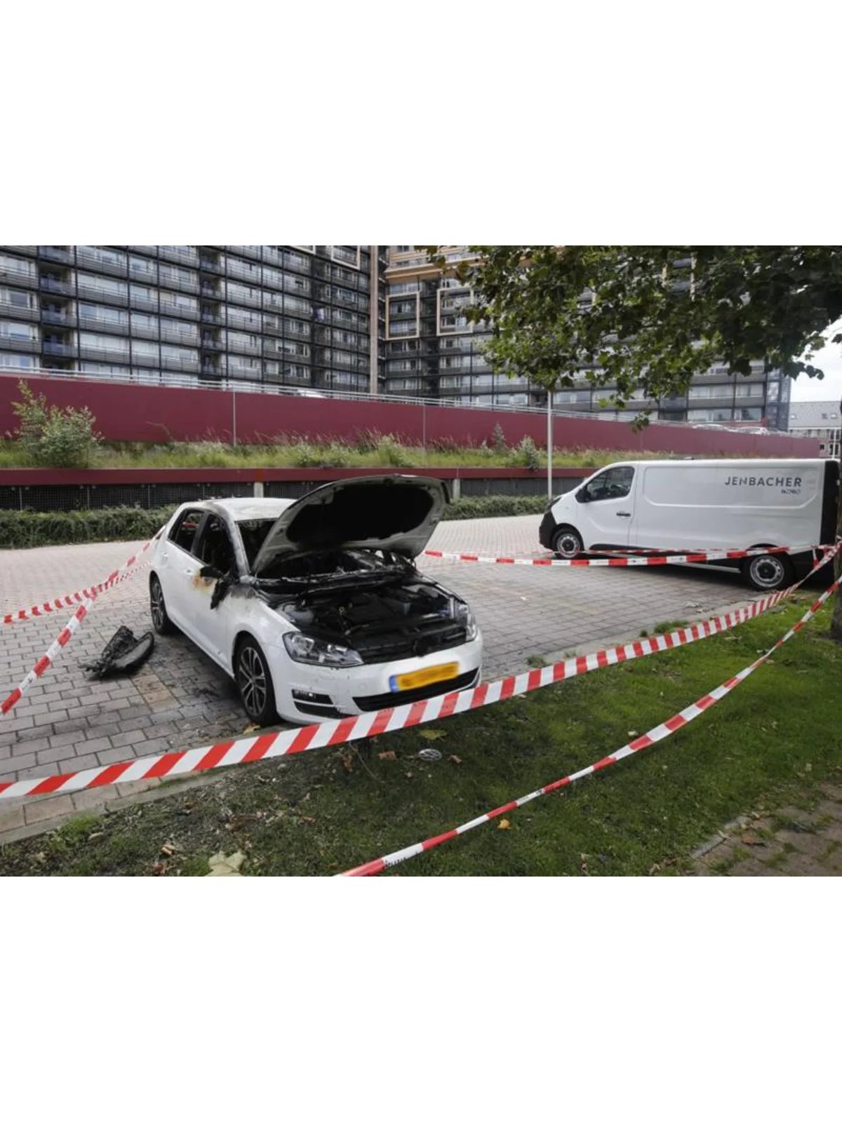 Trafik Emniyet Şeridi Bandı Kırmızı Beyaz 110 mt