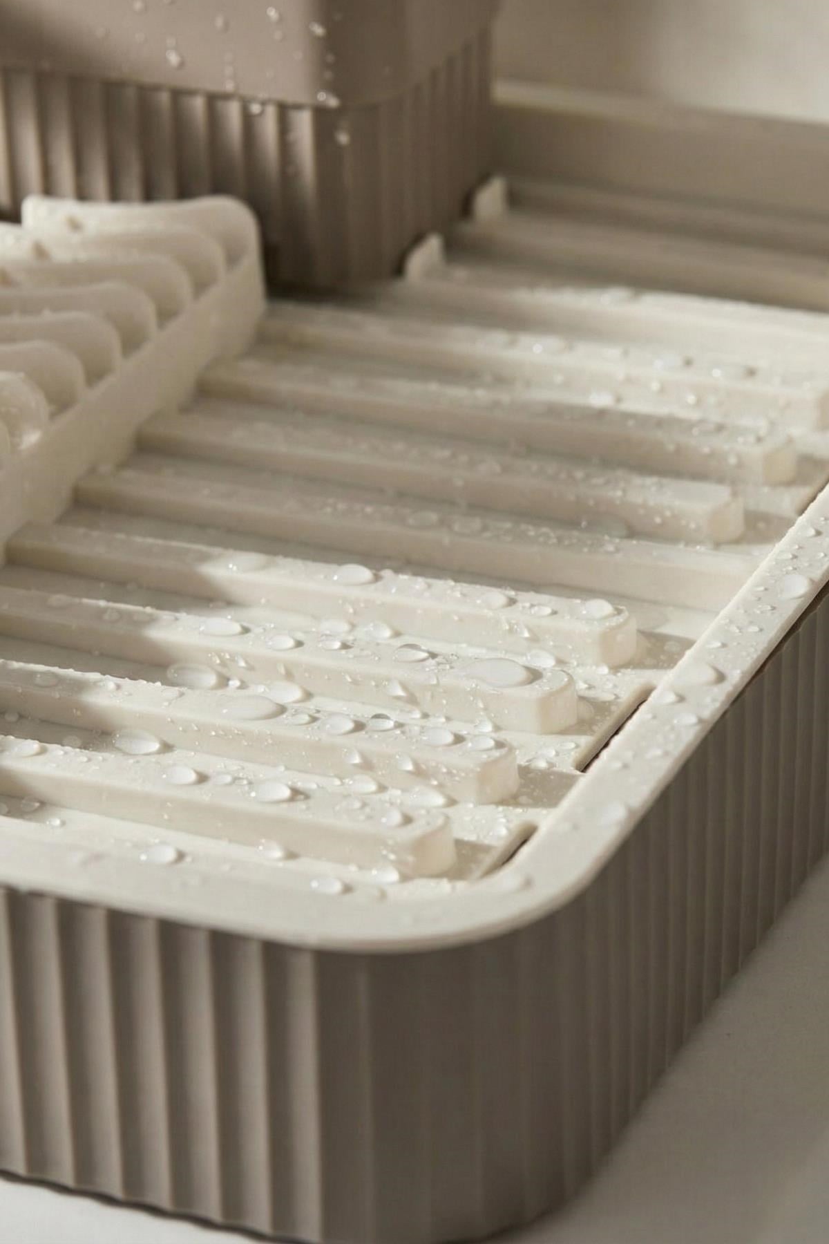 Vizon Sürgülü Lavabo Üstü Bulaşıklık & Fonksiyonel Tabaklık Ve Bardaklık 32x36 cm