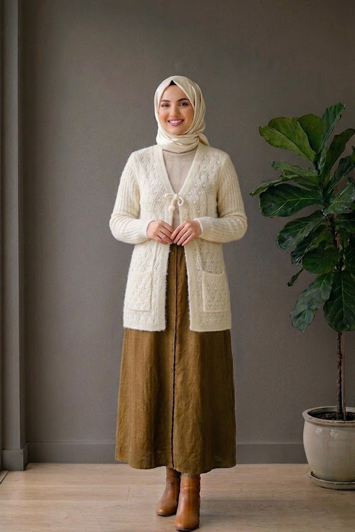 Yumoş Ponpon Bağlamalı Yelek - Krem