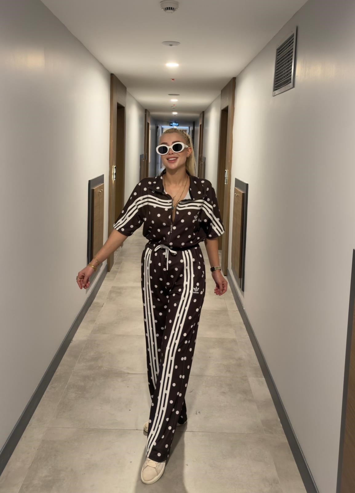 PUANTEYELİ TAKIM SİYAH