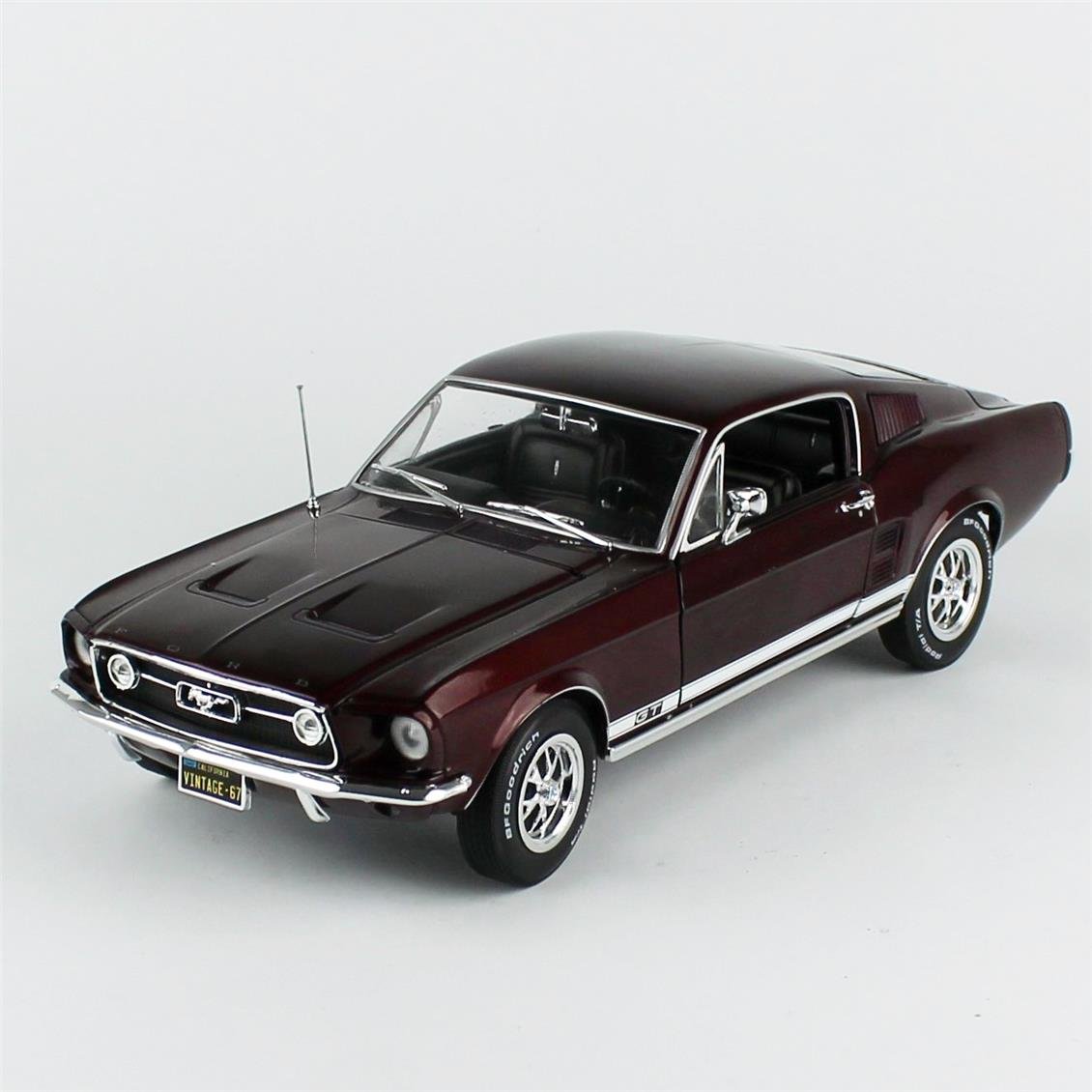 AutoWorld AMM1309 1/1/ Ölçek, 1967 Ford Mustang GT 2+2, Burgundy, Sergilemeye Hazır Metal Araba Modeli