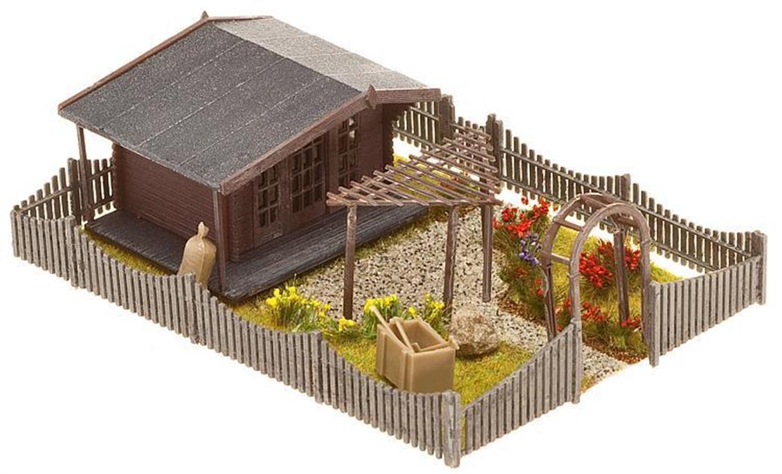 Faller 180491 1/87 Hafta Sonu Evi ve Aksesuarları Demonte Plastik Maketi