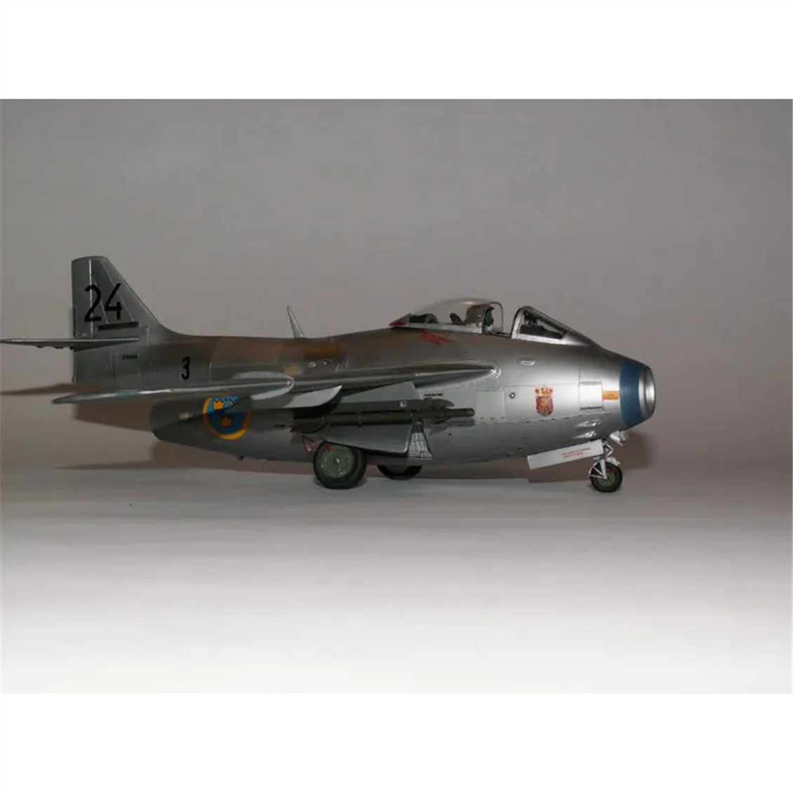 HobbyBoss 81745 1/48 Ölçek J-29F  Tunnan, Savaş Uçağı Plastik Model Kiti