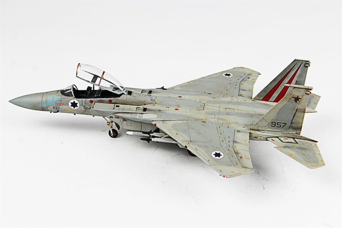 QD005 1/72 F-15D BAZ Sergilemeye Hazır Plastik Uçak Maketi